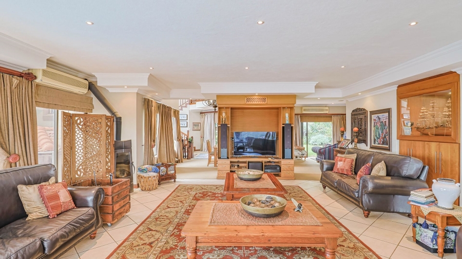 5 Bedroom Property for Sale in Birdwood Estate North West